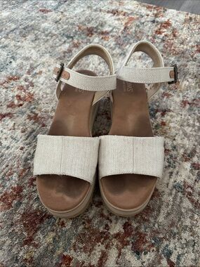 Women’s Cream Platform Sandals with Ankle Strap